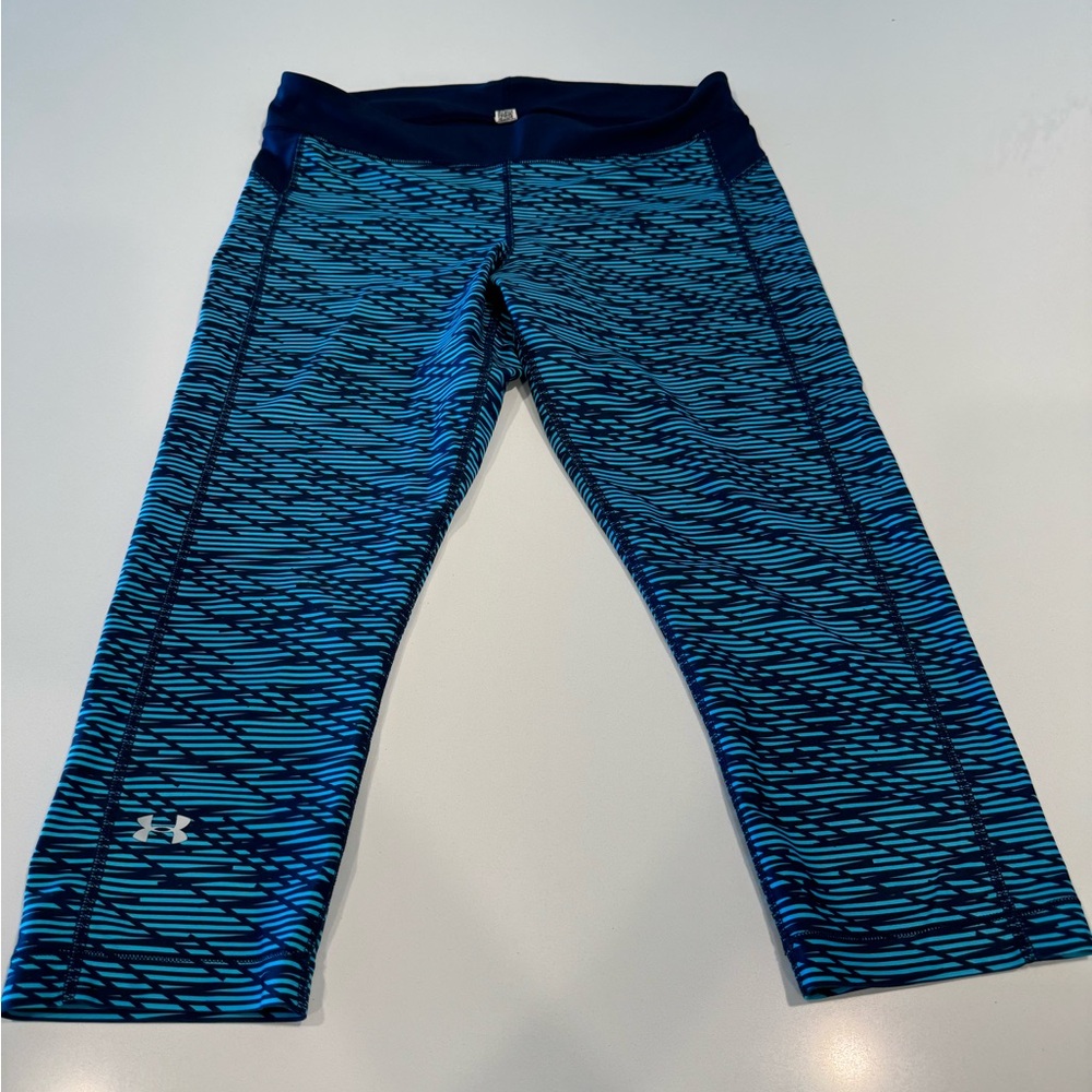 Under Armour Blue Striped Capri Legging Crops/Pants size M women’s leggings